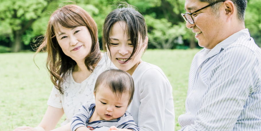 親を誘って家族みんなで広々としたＦビレッジを散策